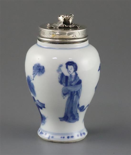 A Chinese blue and white baluster jar, Kangxi period, total H.11cm